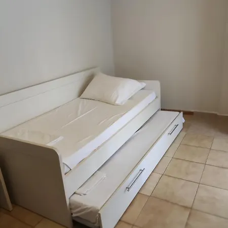 Voulgaropoulos Apartment Neoi Poroi
